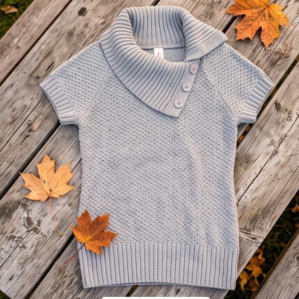 No Boundaries Jr. 11/13 Short Sleeve Cowl Neck Button Sweater Gray Large NEW
